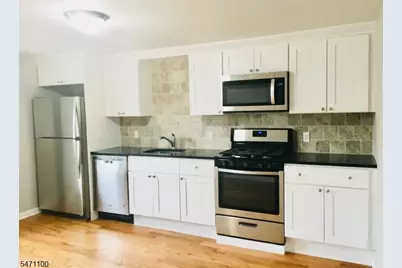 6 Thompson St, Raritan, NJ 08869 - Photo 3