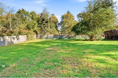 32 Vermont Ave, Franklin Township, NJ 08823 - Photo 23