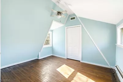 32 Vermont Ave, Franklin Township, NJ 08823 - Photo 11