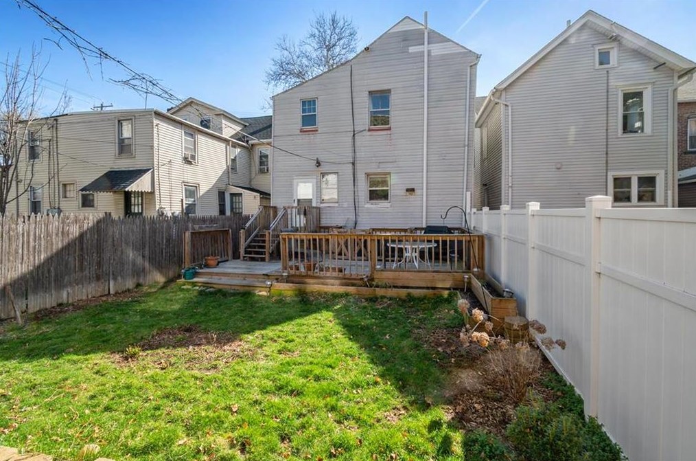 911 New St, Bethlehem PA  18018-2713 exterior