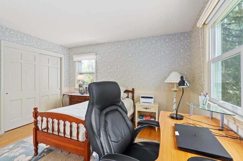 34 Iroquois St, Emmaus PA  18049-2818 exterior