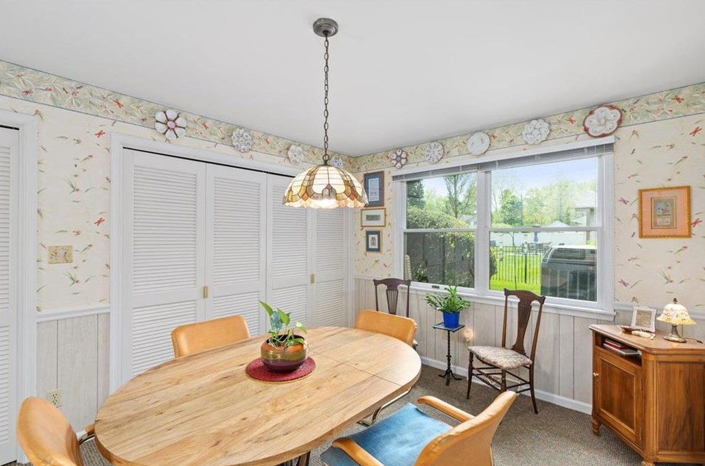 34 Iroquois St, Emmaus PA  18049-2818 exterior