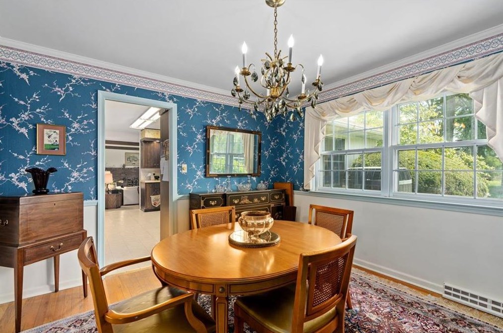 34 Iroquois St, Emmaus PA  18049-2818 exterior