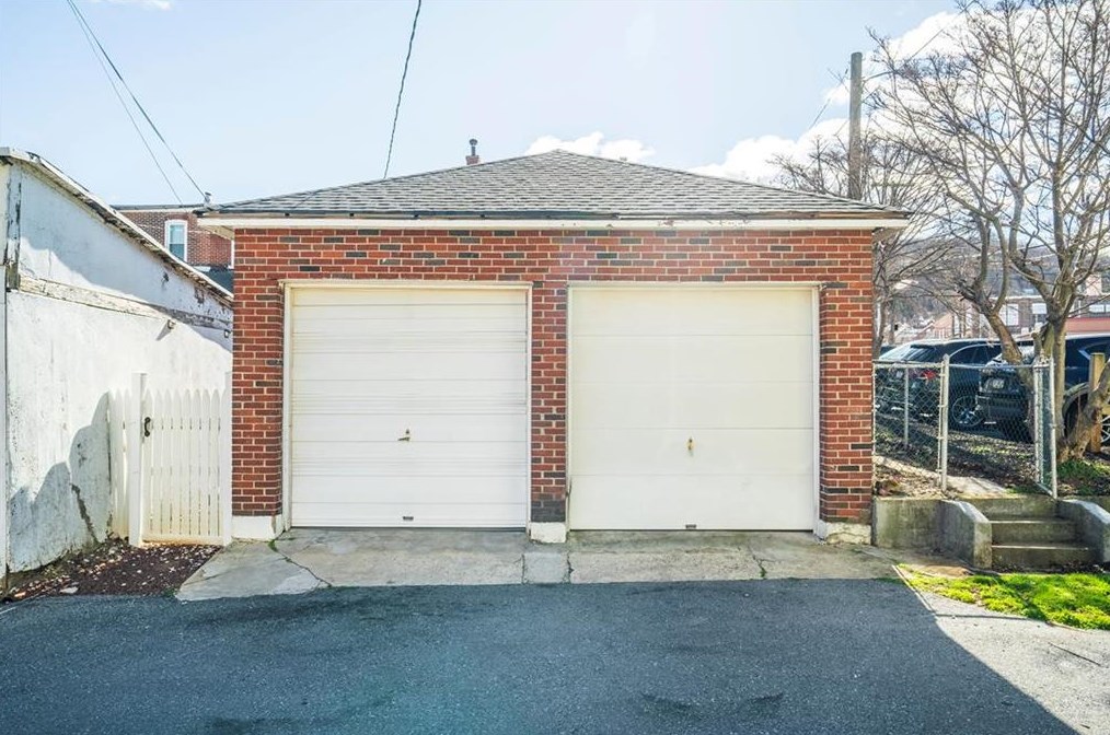 961 Broadway, Bethlehem PA  18015-2619 exterior