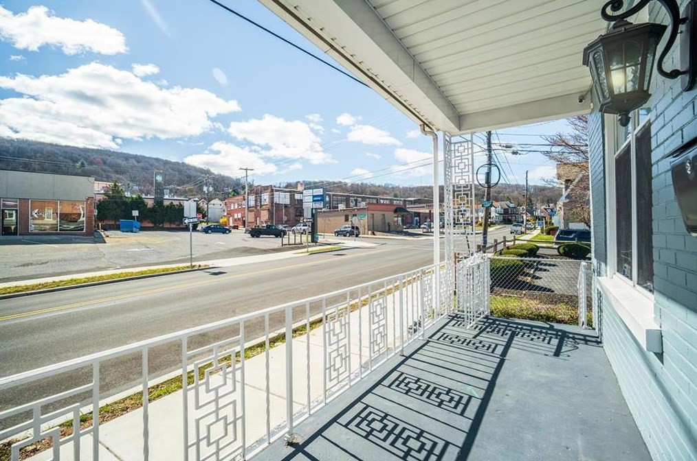 961 Broadway, Bethlehem PA  18015-2619 exterior