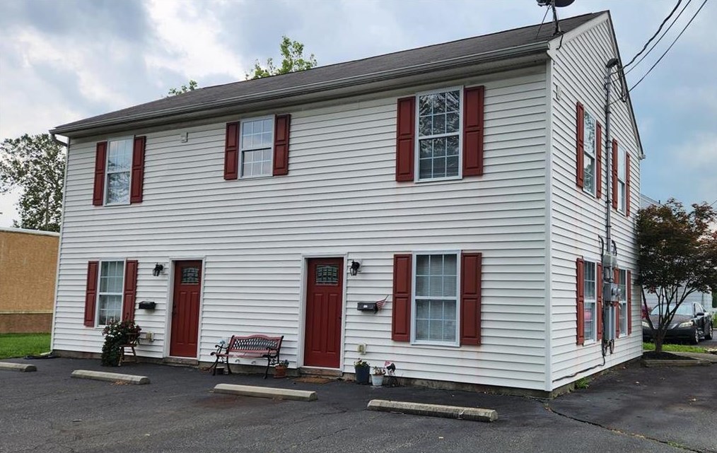 332 Edgemont Ave, Quakertown PA 18951-1413 exterior