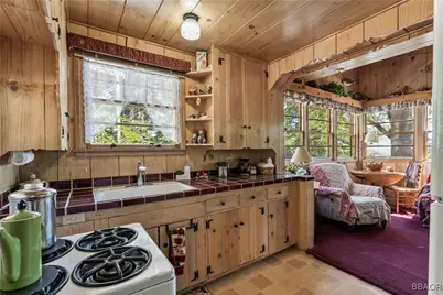 28810 Cedar Drive Drive, Lake Arrowhead, CA 92352 - Photo 5