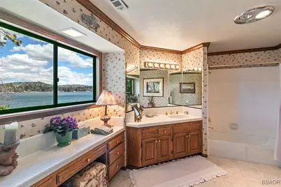 27990 Peninsula Drive N, Blue Jay, CA 92317 - Photo 11