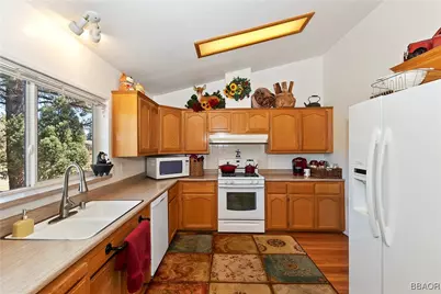 47070 Skyview Drive, Big Bear City, CA 92314 - Photo 15