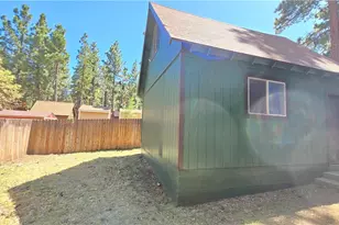 317 Spruce Ln, Sugarloaf, CA 92386 - Photo 35