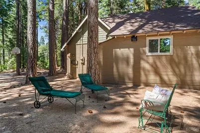 27917 Squirrel Lane, Lake Arrowhead, CA 92352 - Photo 7