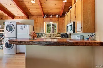 732 Tulip Drive, Green Valley Lake, CA 92341 - Photo 15