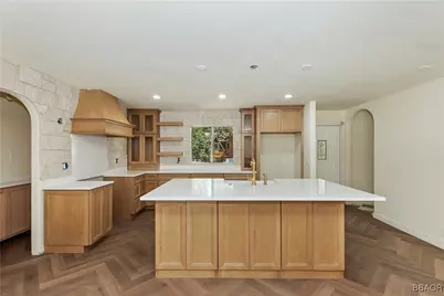 228 E Country Club Boulevard, Big Bear City, CA 92314 - Photo 9