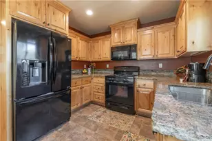 731 W Country Club Blvd, Big Bear City, CA 92314 - Photo 15
