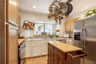 583 Arbula Dr, Crestline, CA 92325 - Photo 9