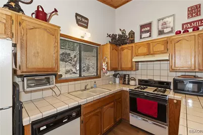 43620 Bow Canyon Lane, Big Bear Lake, CA 92315 - Photo 17