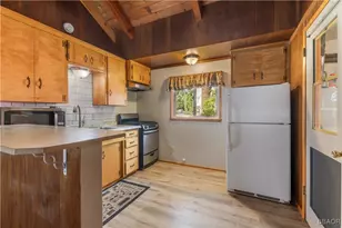 901 Sugarloaf Blvd, Big Bear City, CA 92314 - Photo 11