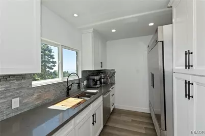 30461 Live Oak Drive, Crestline, CA 92382 - Photo 23