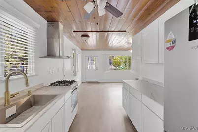 412 San Bernardino Avenue, Sugarloaf, CA 92386 - Photo 13