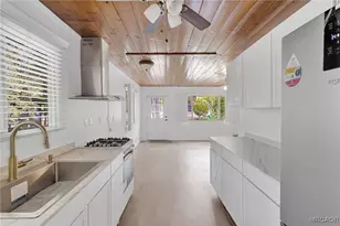 412 San Bernardino Ave, Sugarloaf, CA 92386 - Photo 13