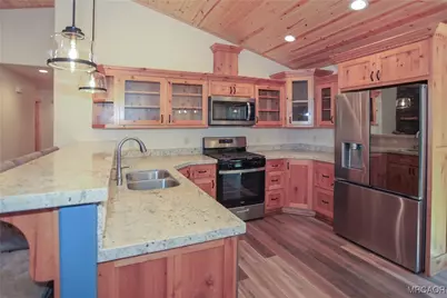 365 Santa Barbara Avenue, Sugarloaf, CA 92386 - Photo 11