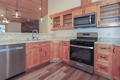 365 Santa Barbara Avenue, Sugarloaf, CA 92386 - Photo 3