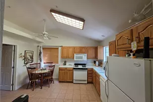 26478 Thunderbird Dr, Lake Arrowhead, CA 92352 - Photo 3