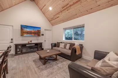 253 Imperial Avenue, Sugarloaf, CA 92386 - Photo 3