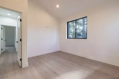 225 E Aeroplane Boulevard, Big Bear City, CA 92314 - Photo 23