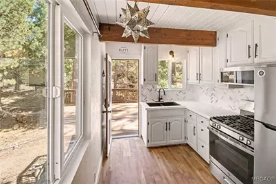 683 Orange Avenue, Sugarloaf, CA 92386 - Photo 5