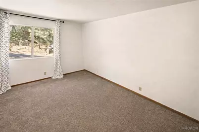 683 Orange Avenue, Sugarloaf, CA 92386 - Photo 23