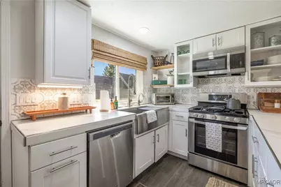 39470 North Shore Drive, Fawnskin, CA 92333 - Photo 5