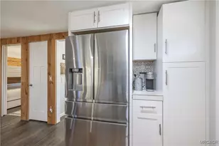 39470 N Shore Dr, Fawnskin, CA 92333 - Photo 9