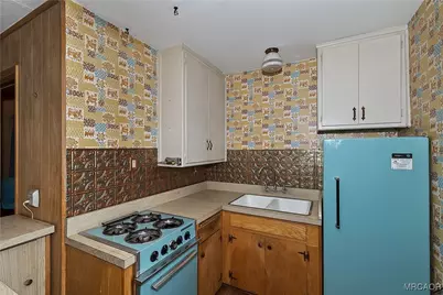 402 Highland Lane, Sugarloaf, CA 92386 - Photo 15