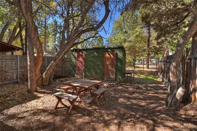 402 Highland Lane, Sugarloaf, CA 92386 - Photo 7