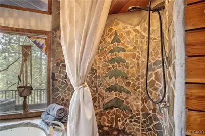 440 Saw Mill Drive, Sugarloaf, CA 92386 - Photo 23