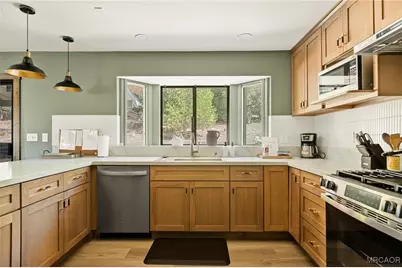 27808 Alpen Drive, Lake Arrowhead, CA 92352 - Photo 11