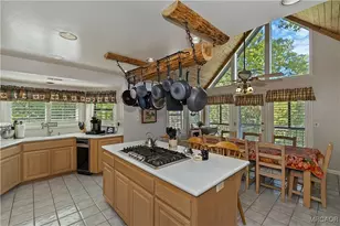 28220 Bern Ln, Lake Arrowhead, CA 92352 - Photo 13