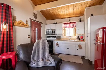 742 Cedar Lane, Sugarloaf, CA 92386 - Photo 9