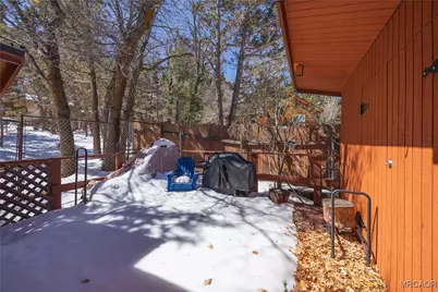 742 Cedar Lane, Sugarloaf, CA 92386 - Photo 19