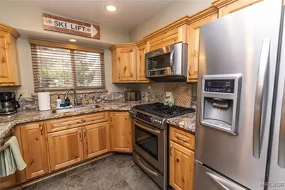 620 Villa Grove Avenue, Big Bear Lake, CA 92315 - Photo 11