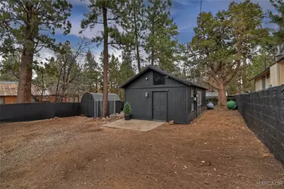 305 Wabash Lane, Sugarloaf, CA 92386 - Photo 3