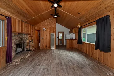 305 Wabash Lane, Sugarloaf, CA 92386 - Photo 11