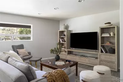 572 Brentwood Drive, Lake Arrowhead, CA 92352 - Photo 17