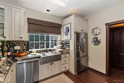 244 Corona Circle, Lake Arrowhead, CA 92352 - Photo 9