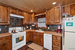 40226 Guinan Ln, Big Bear Lake, CA 92315 - Photo 11