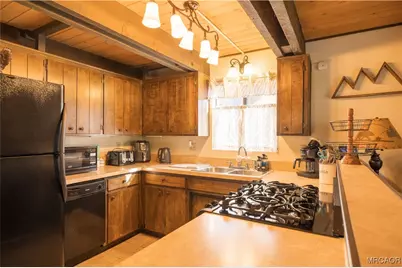 764 Panamint Mountain Drive, Big Bear City, CA 92314 - Photo 17