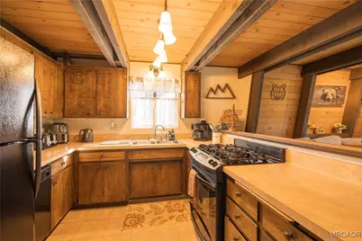 764 Panamint Mountain Drive, Big Bear City, CA 92314 - Photo 19