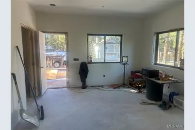 526 Woodside Drive, Big Bear City, CA 92314 - Photo 17