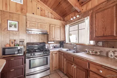 433 Catalina Road, Big Bear Lake, CA 92315 - Photo 13